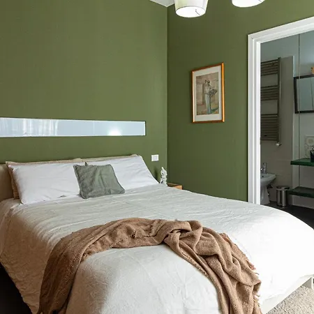 Lotus House Bed and breakfast 3*