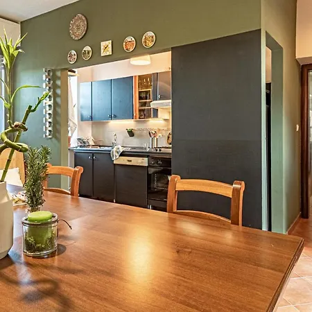 Lotus House 3*